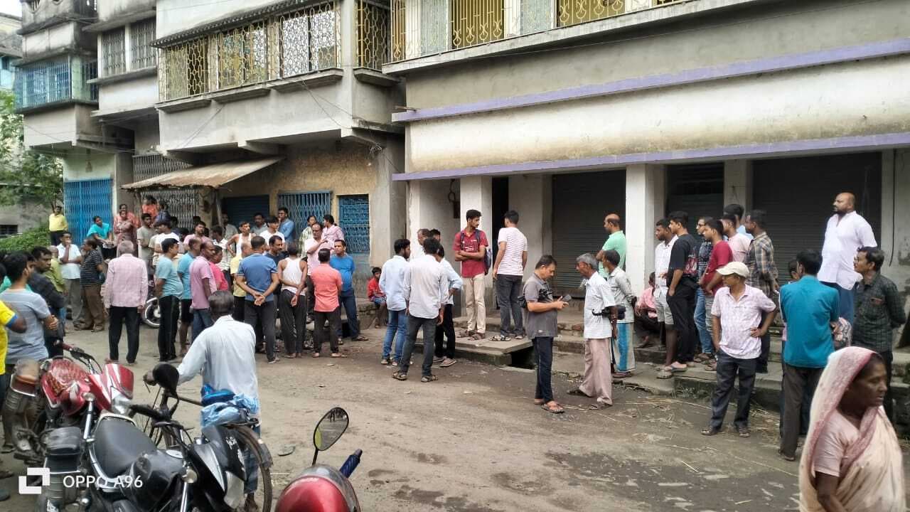 पोस्टमार्टम के बाद रूपांकर का शव लेकर नलहटी लौटे परिजन, हुआ अंतिम संस्कार