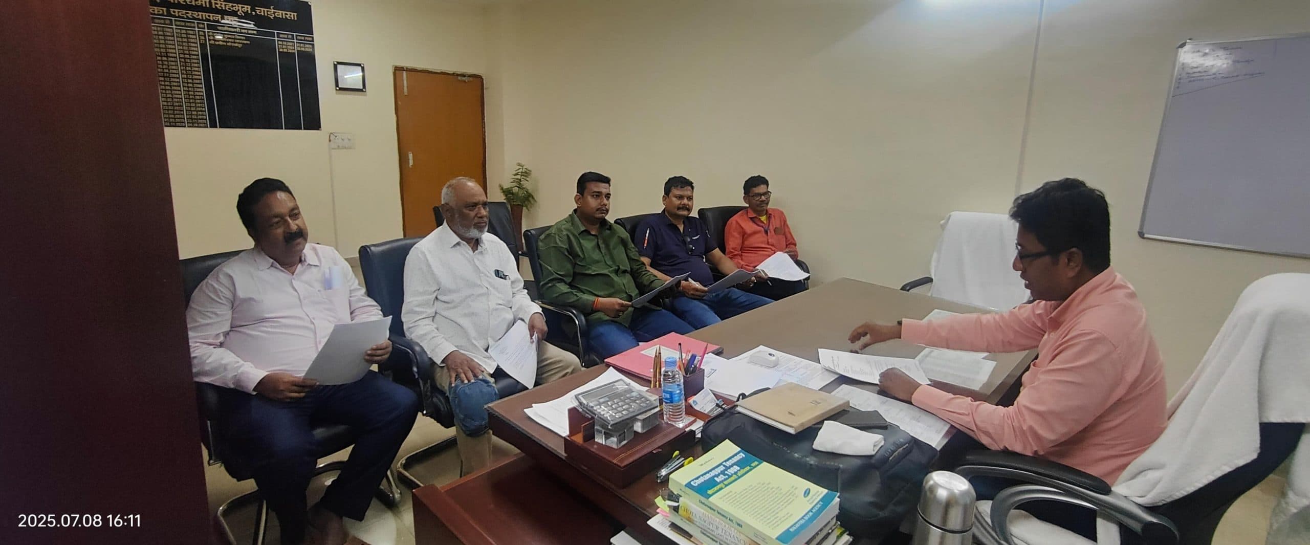 Chaibasa News : विधानसभा क्षेत्रों में बीएलए की नियुक्ति करें राजनीतिक दल