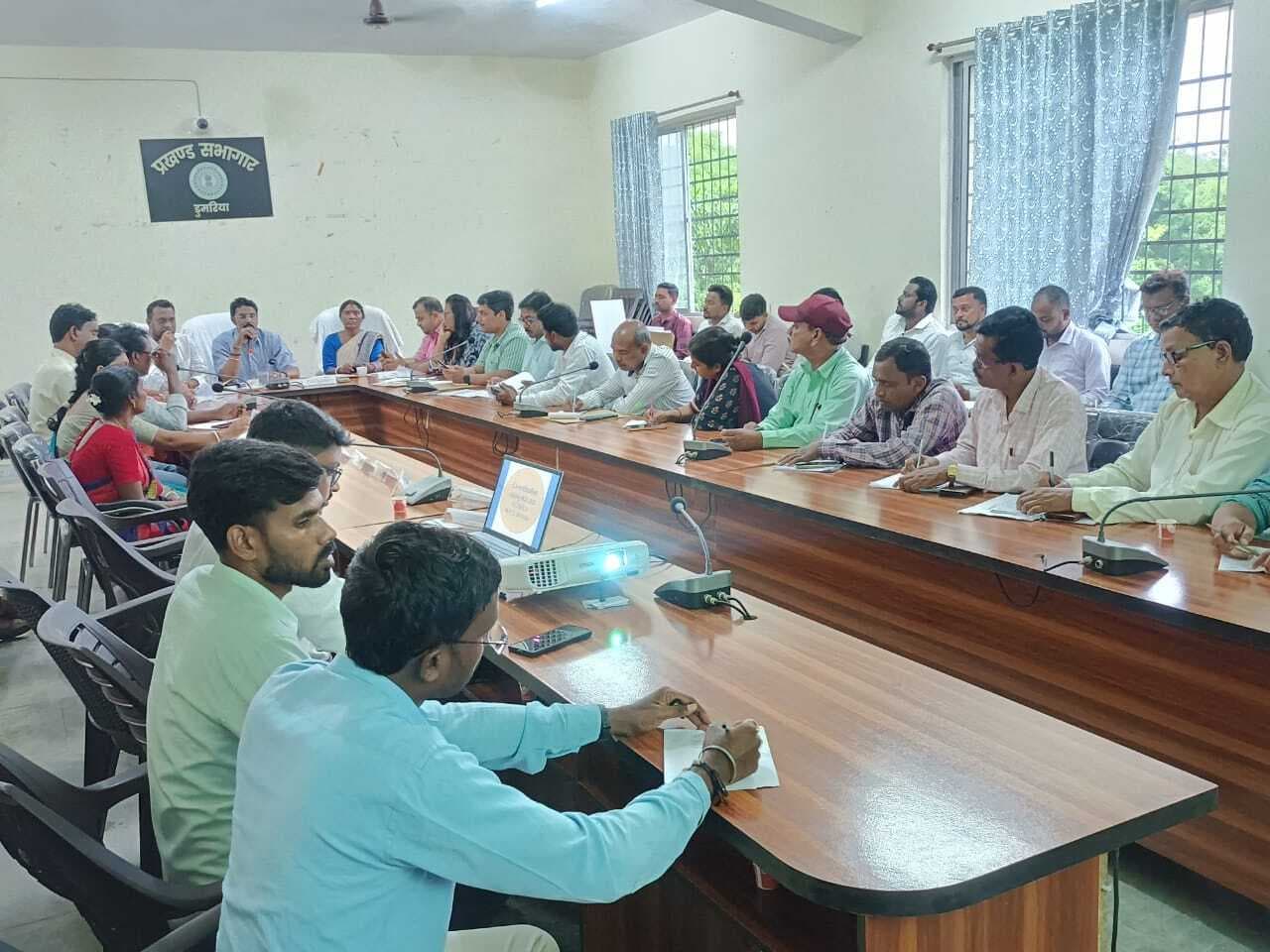 East Singhbhum News : सीएचसी के निर्माणाधीन भवन में दरार देख जतायी नाराजगी