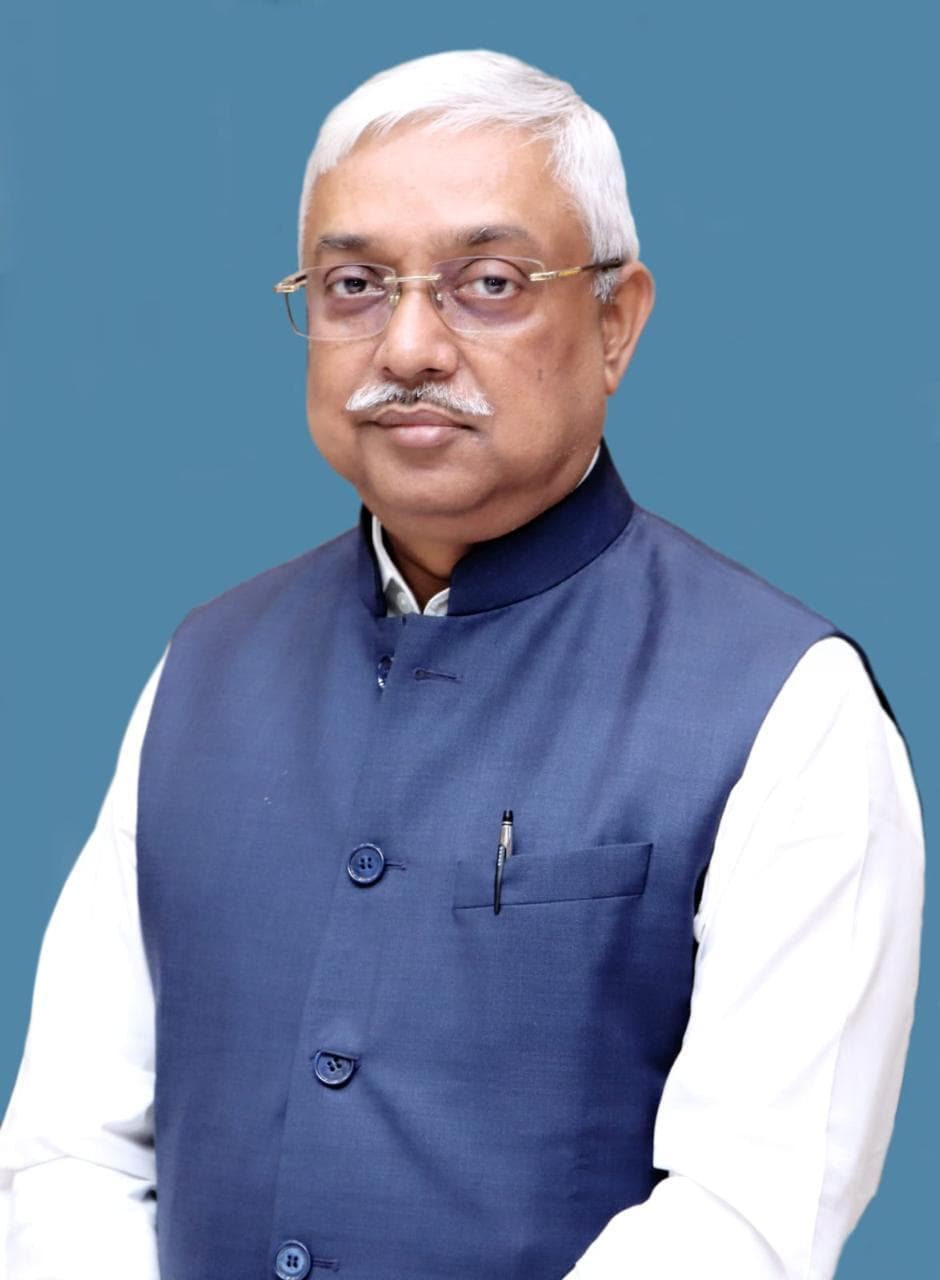 Ranchi News : बाबा बैद्यनाथ ज्योतिर्लिंग से मिली पुस्तक लिखने की प्रेरणा : महाधिवक्ता