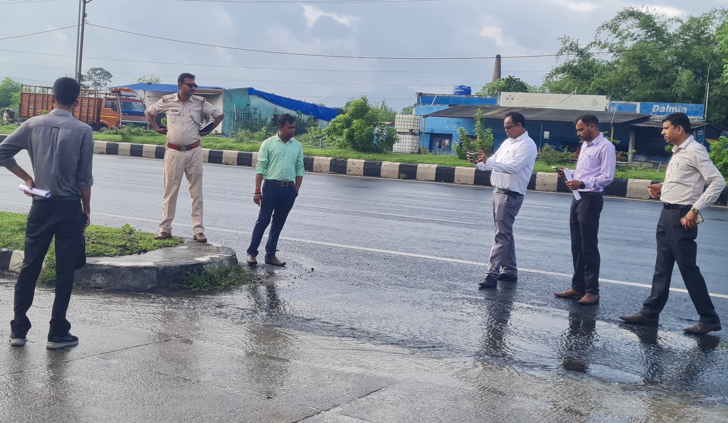 Dhanbad News : व्यवसायी पुत्रों की मौत मामले की जांच, ओवर स्पीड में थी कार