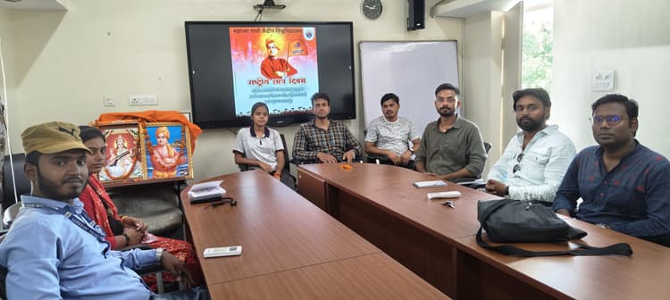 Motihari: केविवि इकाई ने अभाविप स्थापना दिवस को राष्ट्रीय छात्र दिवस के रूप में मनाया