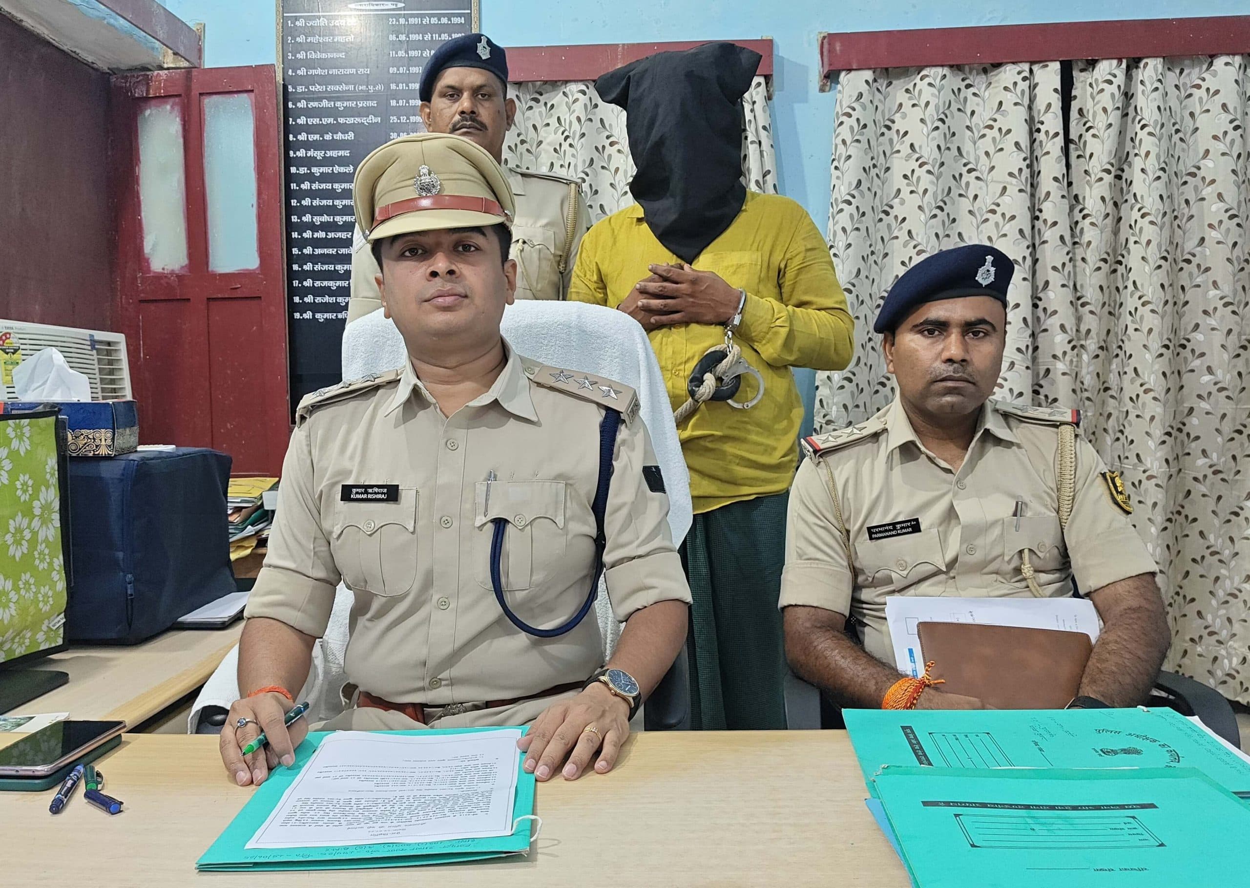 ट्रक लूट के मामले में एक अप्राथमिकी अभियुक्त लखीसराय से गिरफ्तार