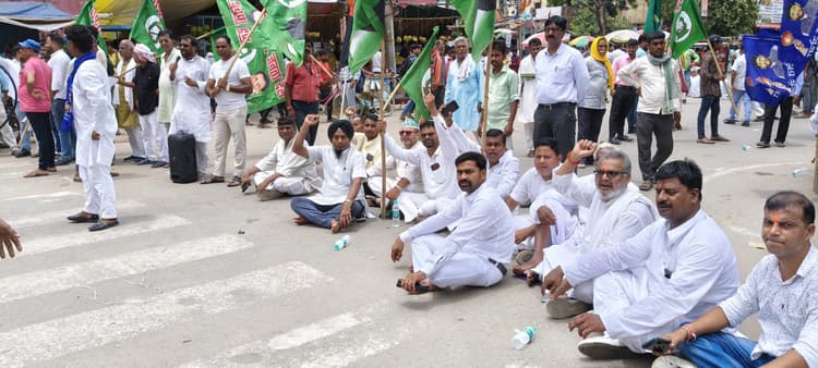 सासाराम में बंद का रहा मिला-जुला असर