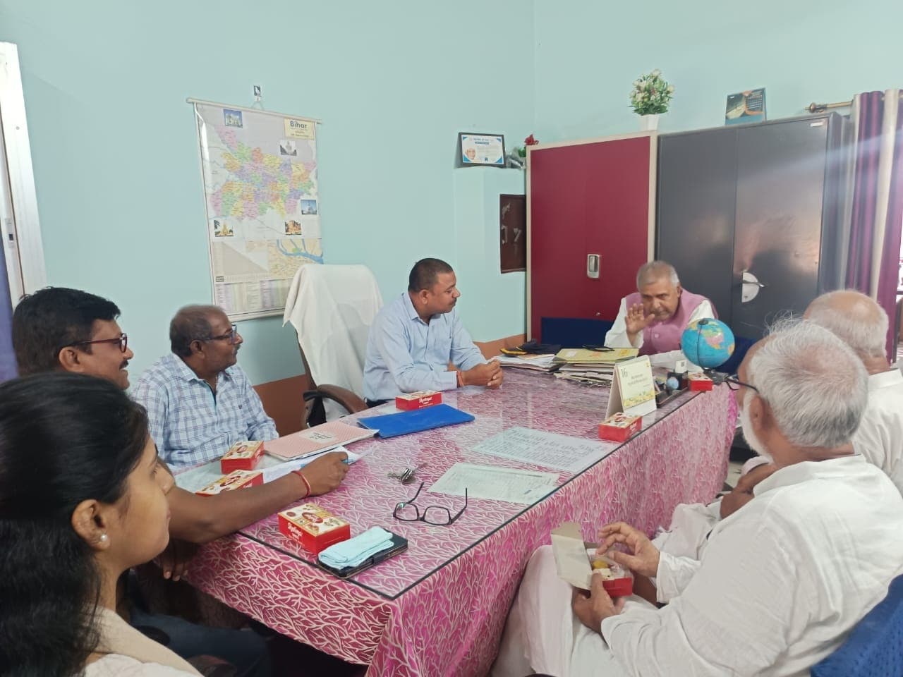 Motihari: विद्यालय प्रबंध समिति की बैठक में लिए गए कई निर्णय