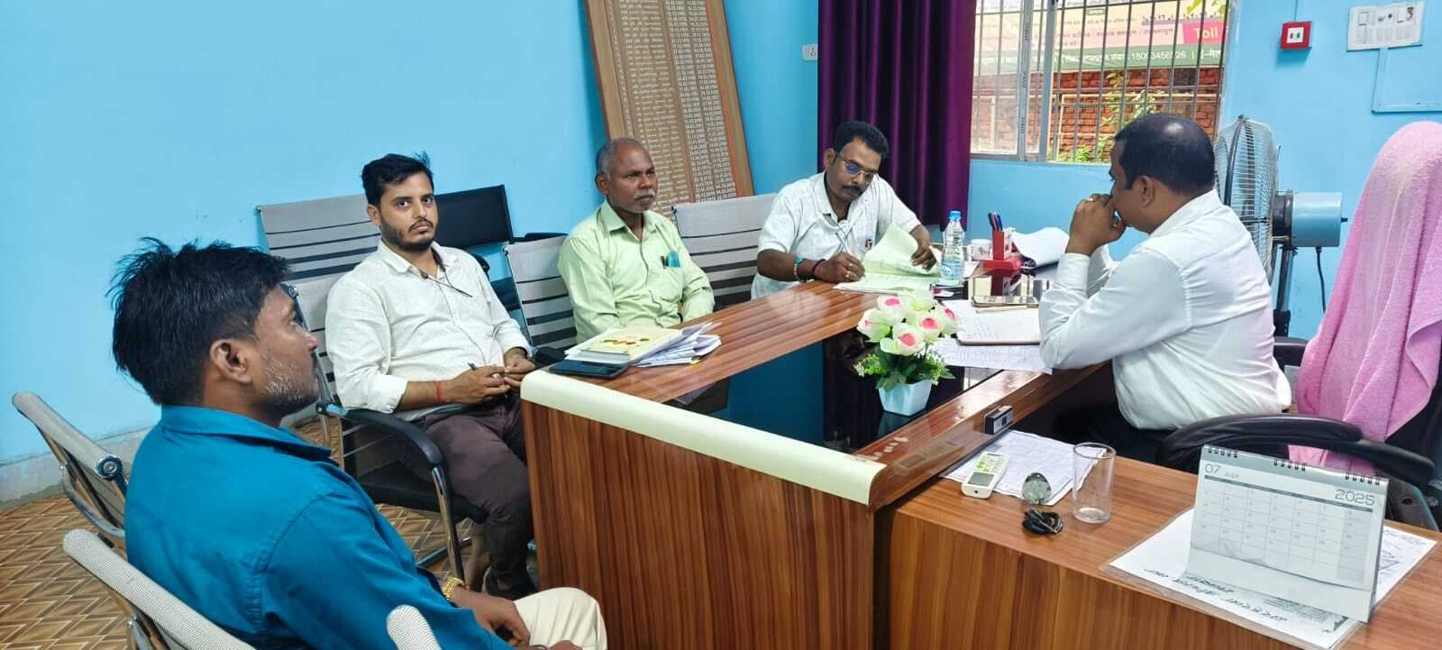 कोटालपोखर बाजार में अतिक्रमण हटाने पर चर्चा