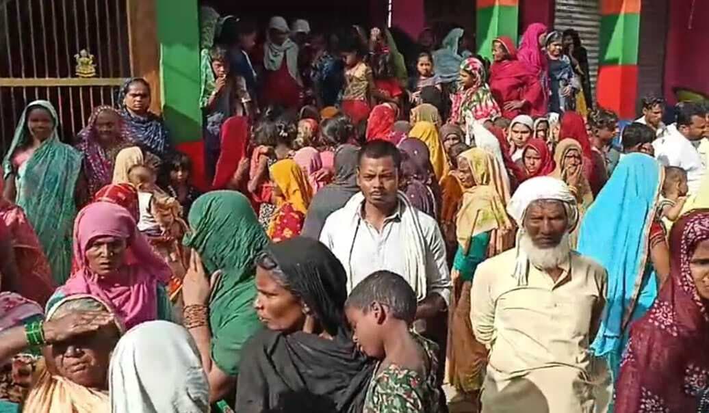 Samastipur News:सेफ्टी टैंक हादसा : रह-रह कर निकल रही परिजनों की सिसकियां