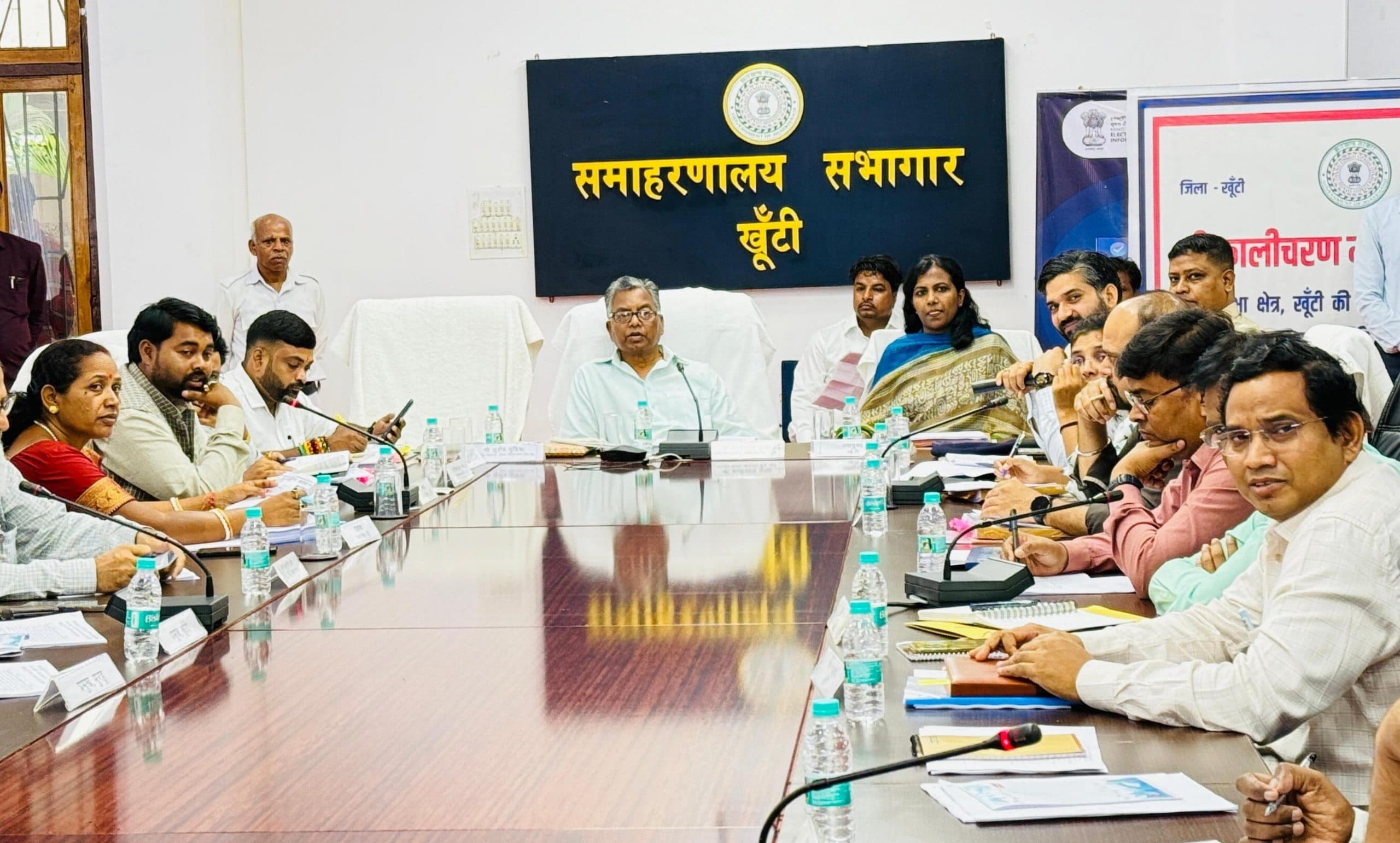 सांसद ने की योजनाओं की समीक्षा, दिये कई निर्देश