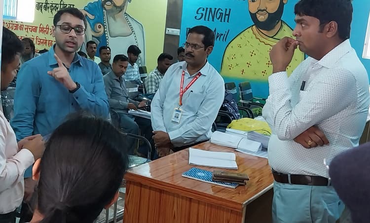 शाहपुर में हुए उपचुनाव में 33 प्रतिशत वोटरों ने किया मतदान