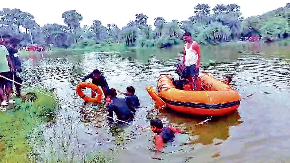 मछली पकड़ते हुए वृद्ध की तालाब में डूबने से मौत