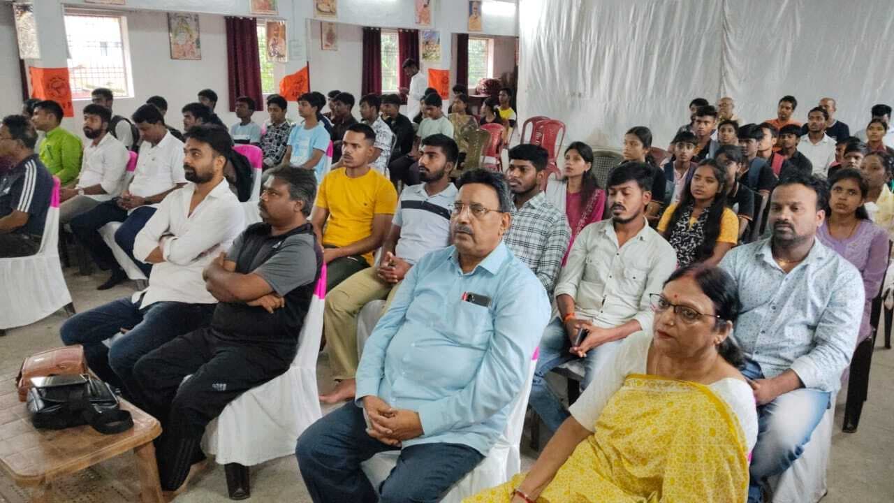 Bokaro News : छात्र जीवन से तैयार होता है आपका और राष्ट्र का भविष्य : विवेक