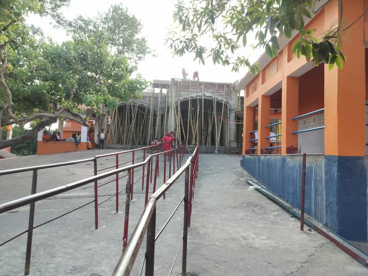 सावन आज से : सजा श्रृंगार, पूजा और परंपरा का बाजार