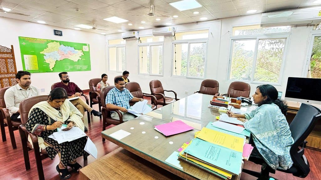 समय पर राशन का उठाव व वितरण सुनिश्चित करें डीलर: उपायुक्त