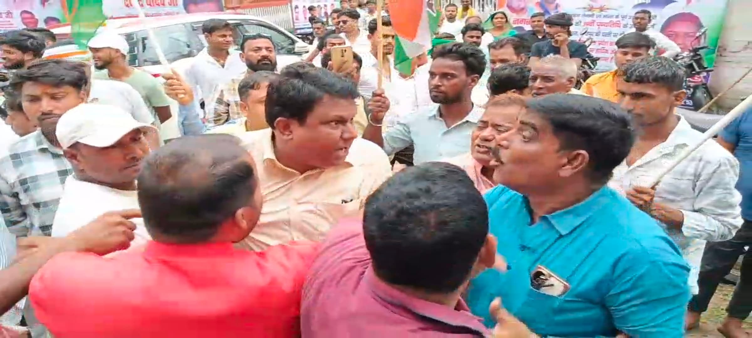 कांग्रेस कार्यालय में पैक्स अध्यक्ष के पुत्र सह कांग्रेस कार्यकर्ता की पिटाई