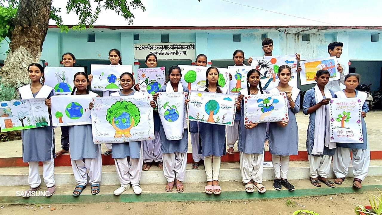 विद्यालय में पेंटिंग प्रतियोगिता का आयोजन