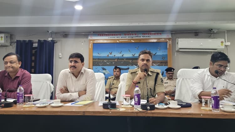 श्रावणी मेला: संबंधित अधिकारी श्रद्धालुओं की सुविधाओं को सुनिश्चित करेंगे: डीएम