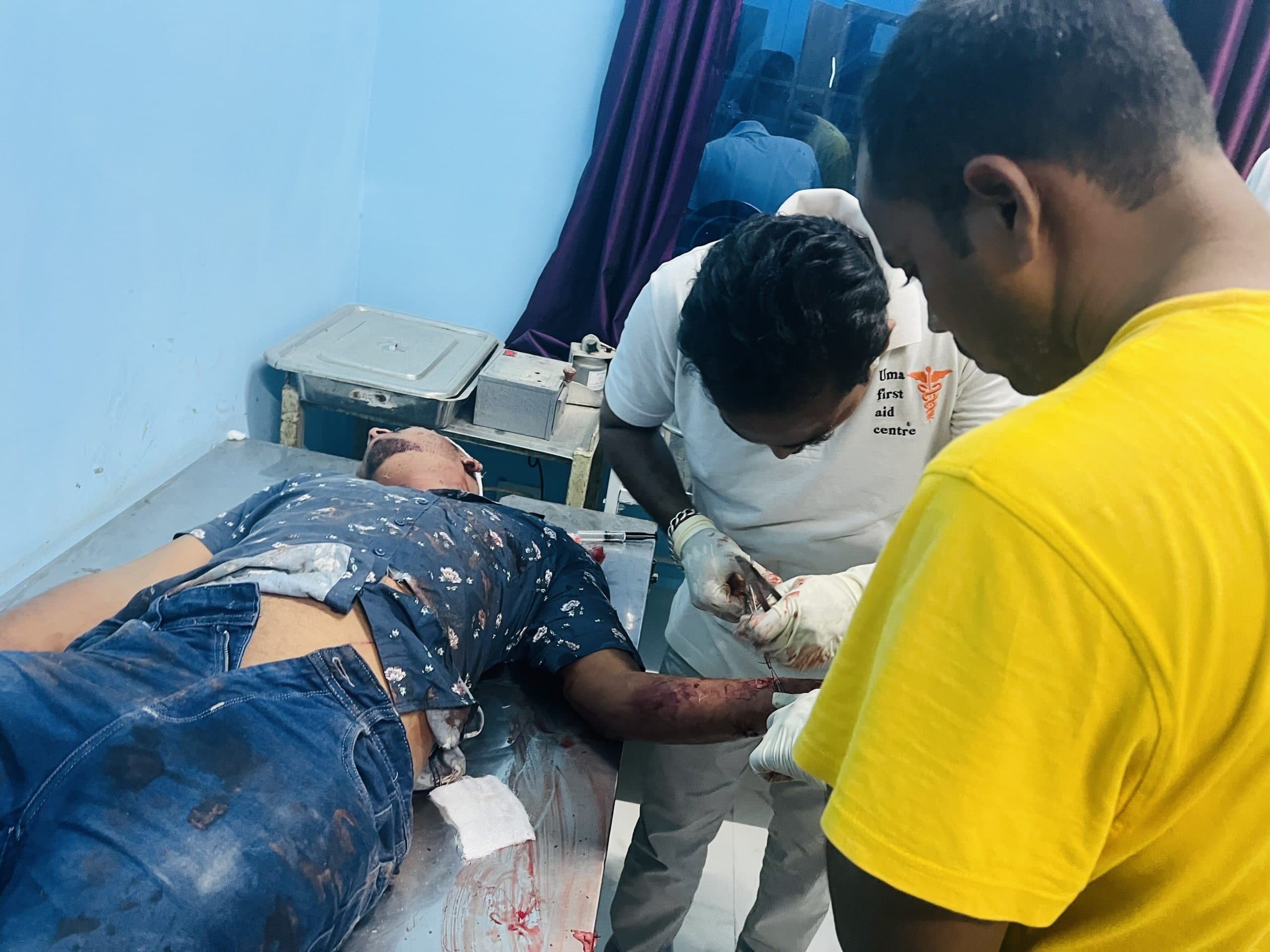 फुलवरिया में युवक पर दाब से जानलेवा हमला, बीच-बचाव में एक और घायल