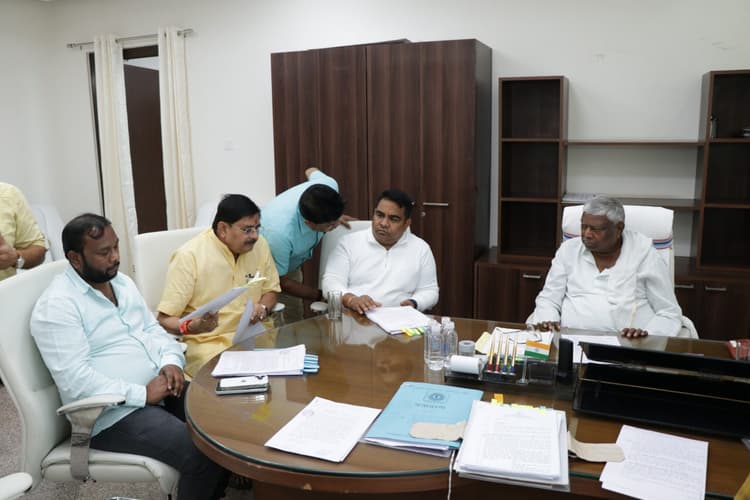 Political news : कोल कंपनियों ने नहीं दी पूरी जानकारी, स्पॉट पर जायेगी विस कमेटी