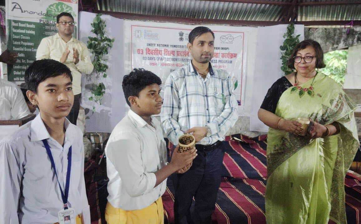 Deoghar news : महिलाएं घरेलू उत्पाद के माध्यम से हो रही हैं आत्मनिर्भर : शत्रुघ्न कुमार