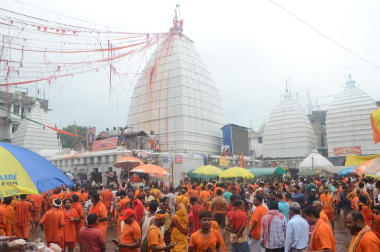 Deoghar News : गुरु पूर्णिमा पर उमड़ा आस्था का सैलाब, मानसरोवर तक पहुंची कतार