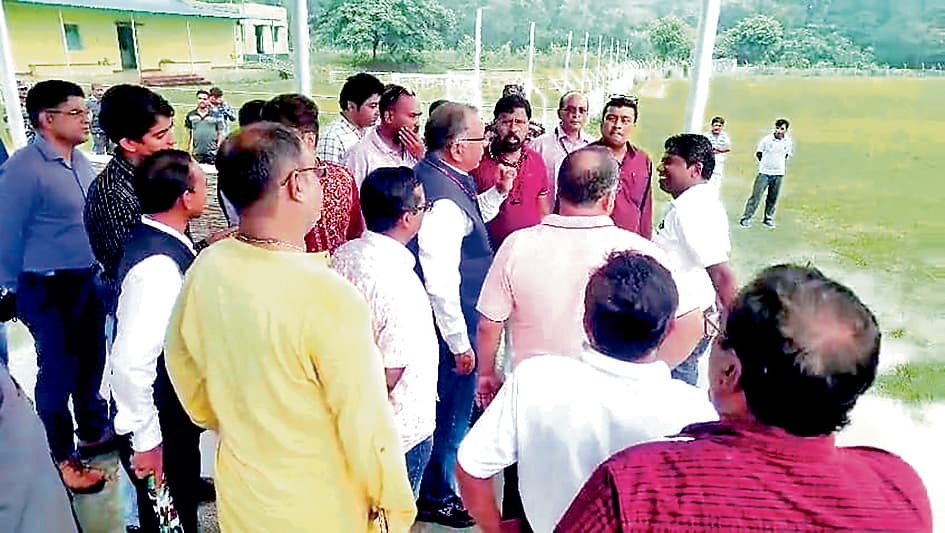 प्रधानमंत्री की दुर्गापुर में सभा को लेकर अफसरों का स्टेडियम दौरा