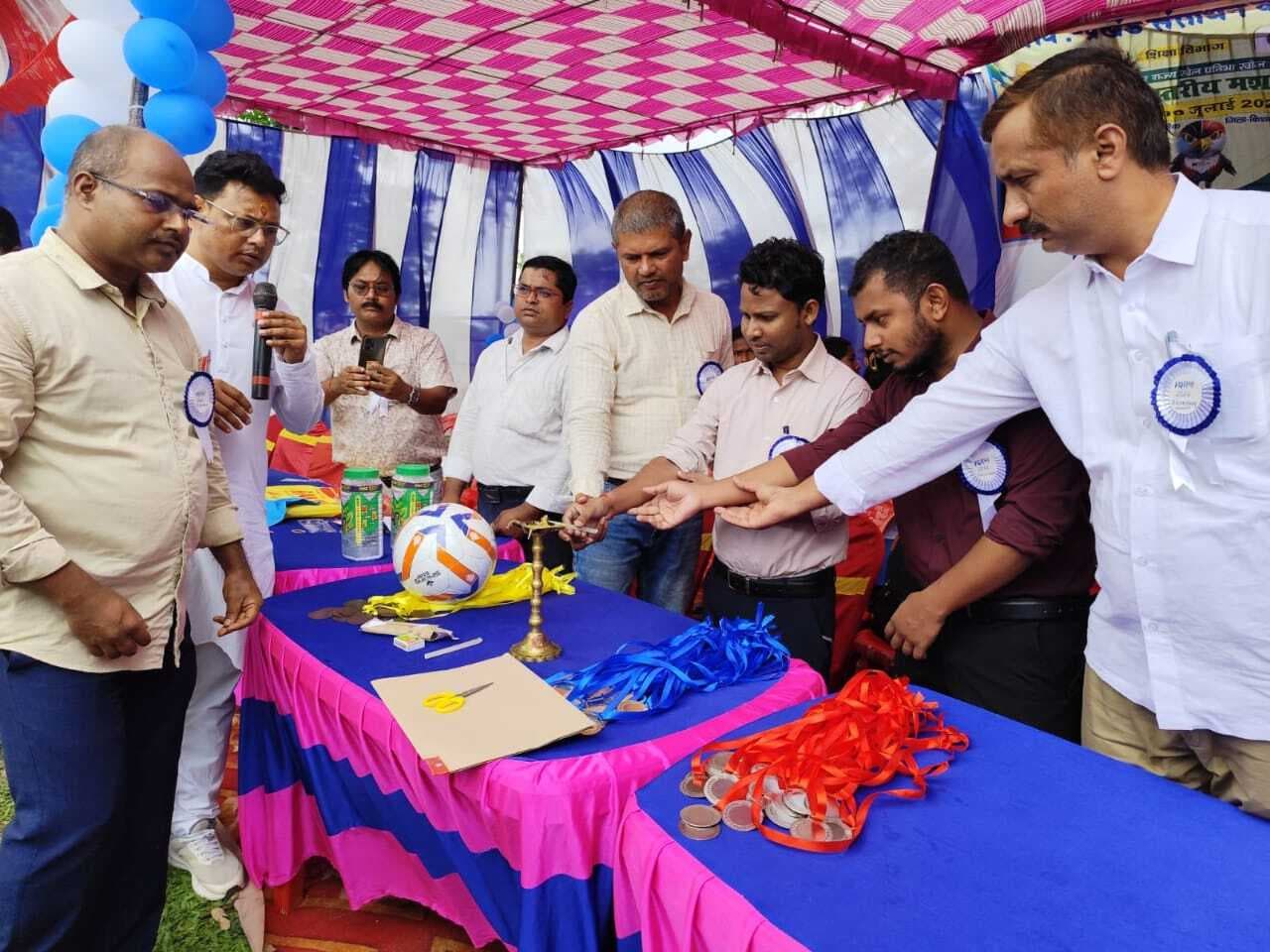 प्रखंड स्तरीय मशाल खेल प्रतियोगिता में बच्चों ने दिखायी प्रतिभा