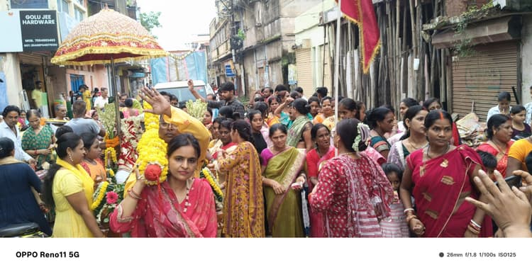 Chaibasa News : धूमधाम से निकली साईं बाबा की पालकी यात्रा, झूमे भक्त