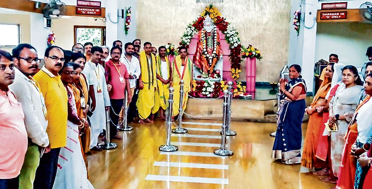 Rourkela News: गुरु पूर्णिमा पर साईं बाबा की पूजा-अर्चना कर भक्तों ने लिया आशीर्वाद