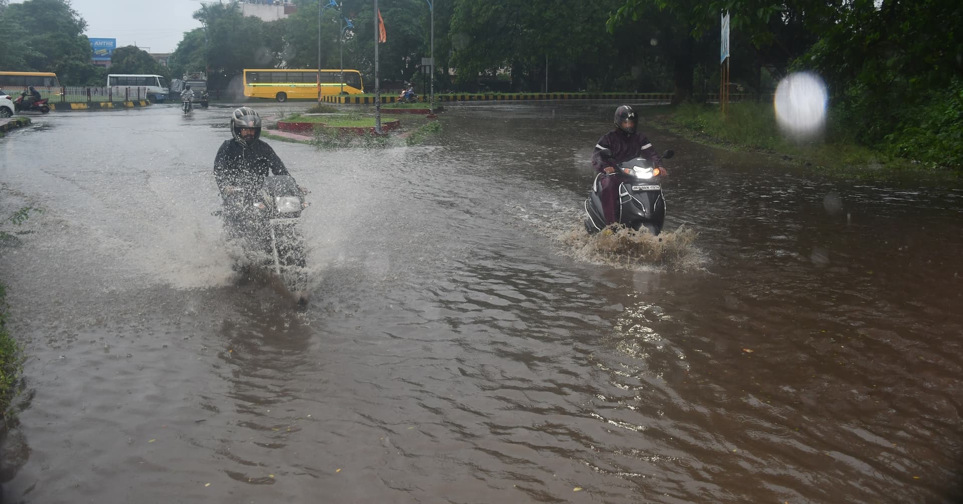 Bokaro News : बोकारो बना वेनिस, शहर से लेकर गांव तक जलमग्न