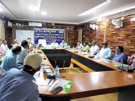 आधुनिक तरीके से बेंच बनाकर करें मिट्टी कटाई एवं कोयला खनन : डीजीएमएस