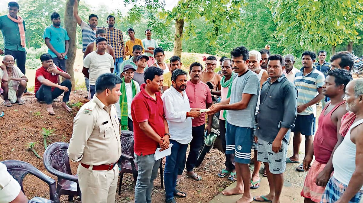 East Singhbhum News : हाथी के हमले में घायल महिला की इलाज के अभाव में मौत