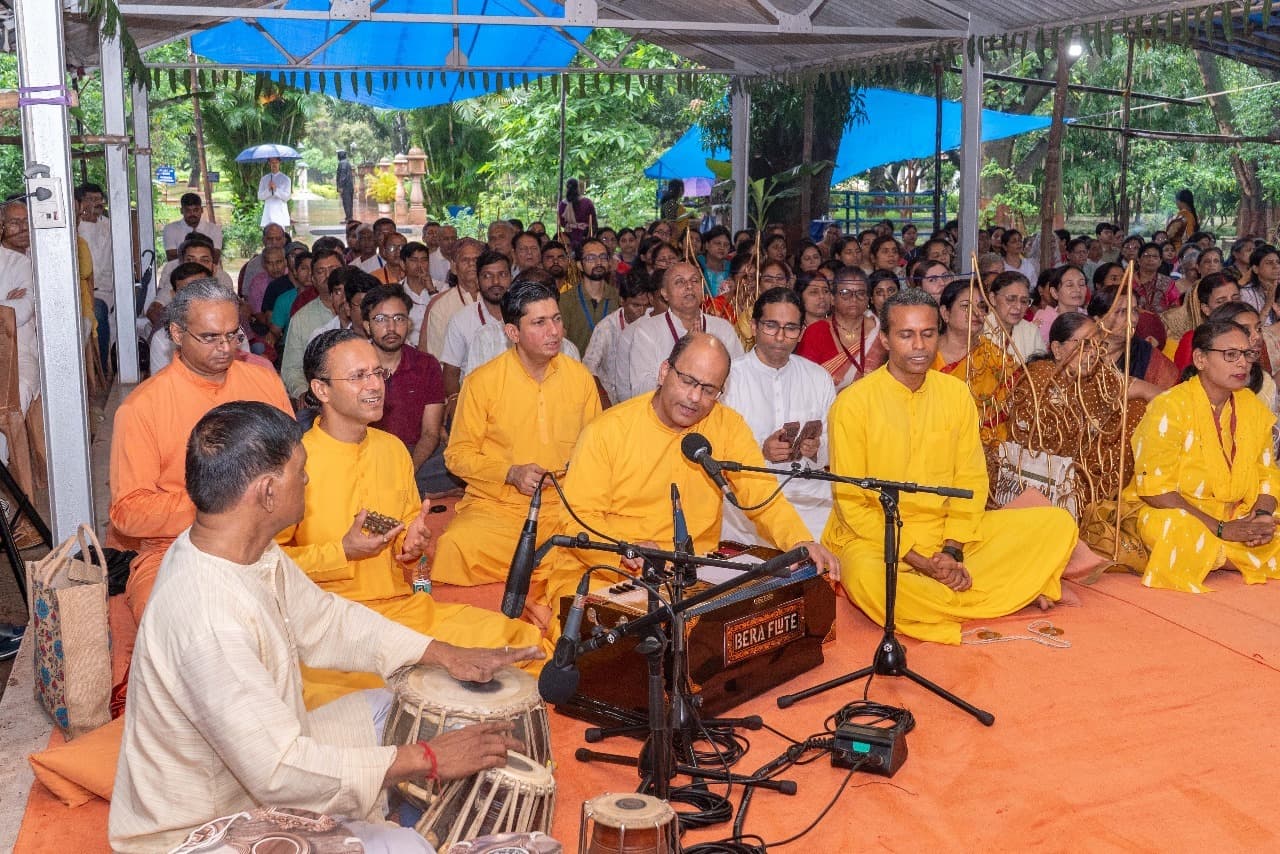 Ranchi News : हंस-हंस परमहंस योगानंद... भजन पर झूमे श्रद्धालु