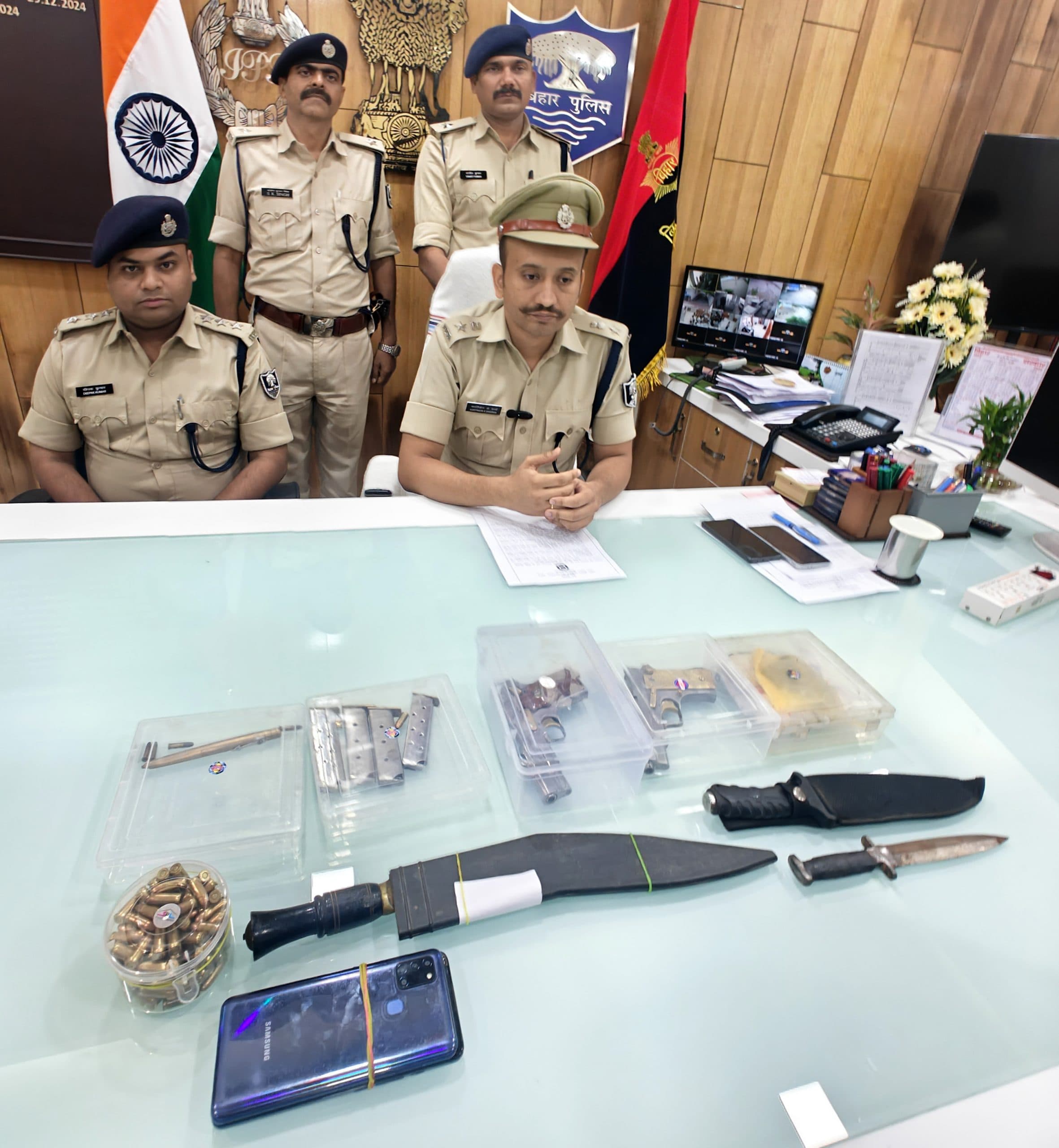 Patna News : सोनपुर में हत्या करने जा रहे दो नाबालिग समेत चार लोग गिरफ्तार