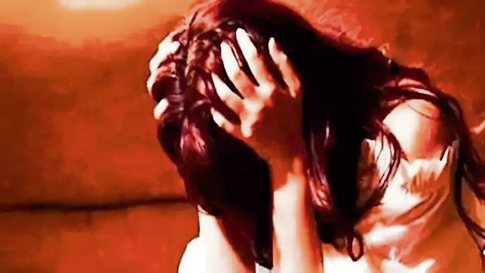 फिल्म में काम दिलाने के नाम पर किशोरी का यौन उत्पीड़न