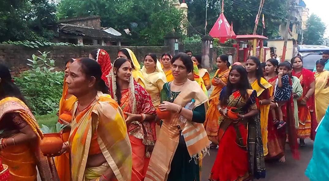 नौ दिवसीय रामकथा के आयोजन को लेकर निकाली कलश यात्रा