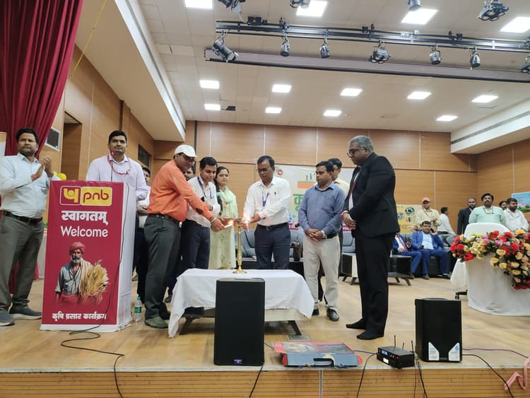 देश के विकास में योगदान दे रही है महिलाएं