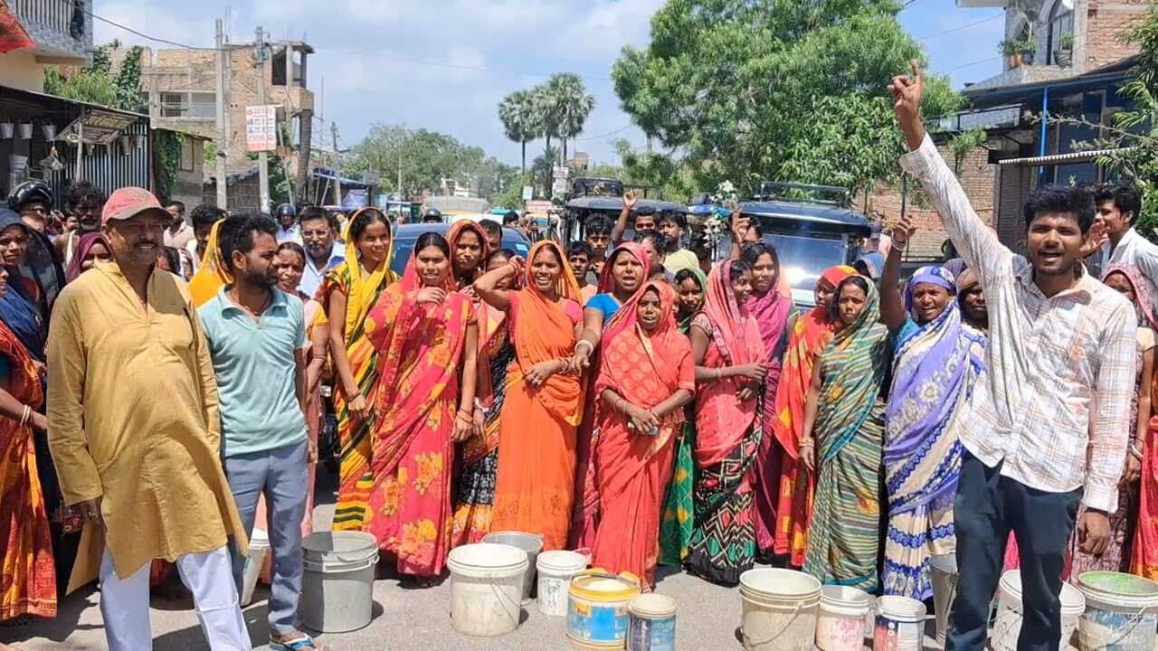 Samastipur News:नाला निर्माण से नल जल योजना का पाइप क्षतिग्रस्त, पेयजल के लिए हाहाकार