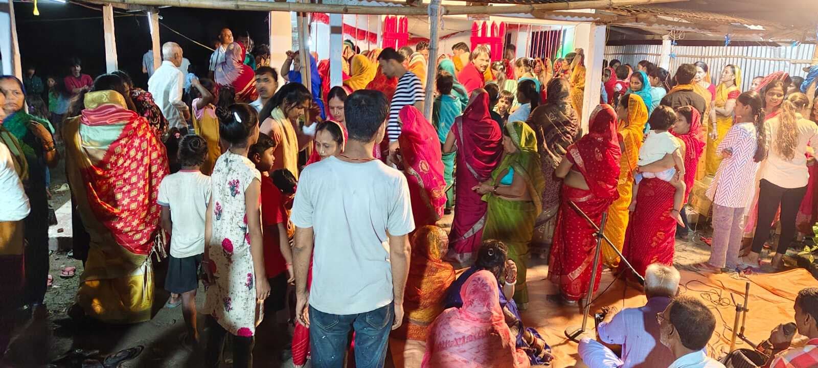 आषाढ़ पूर्णिमा के अवसर पर डीहवारिणी स्थान में हुआ पूजनोत्सव