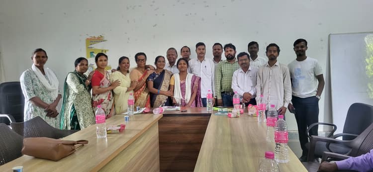 विश्व आदिवासी दिवस पर फुटबॉल प्रतियोगिता कराने का निर्णय
