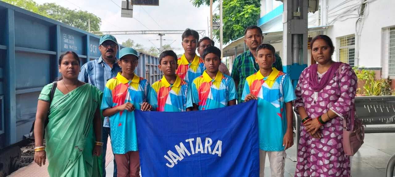 जामताड़ा से सात तैराकी जमशेदपुर के लिए रवाना