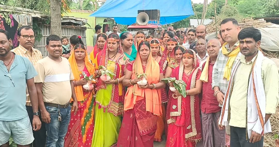 हरिपुर महदिया में बूढ़ी माता की पूजा अर्चना को लेकर भव्य कलश शोभायात्रा निकाली गयी