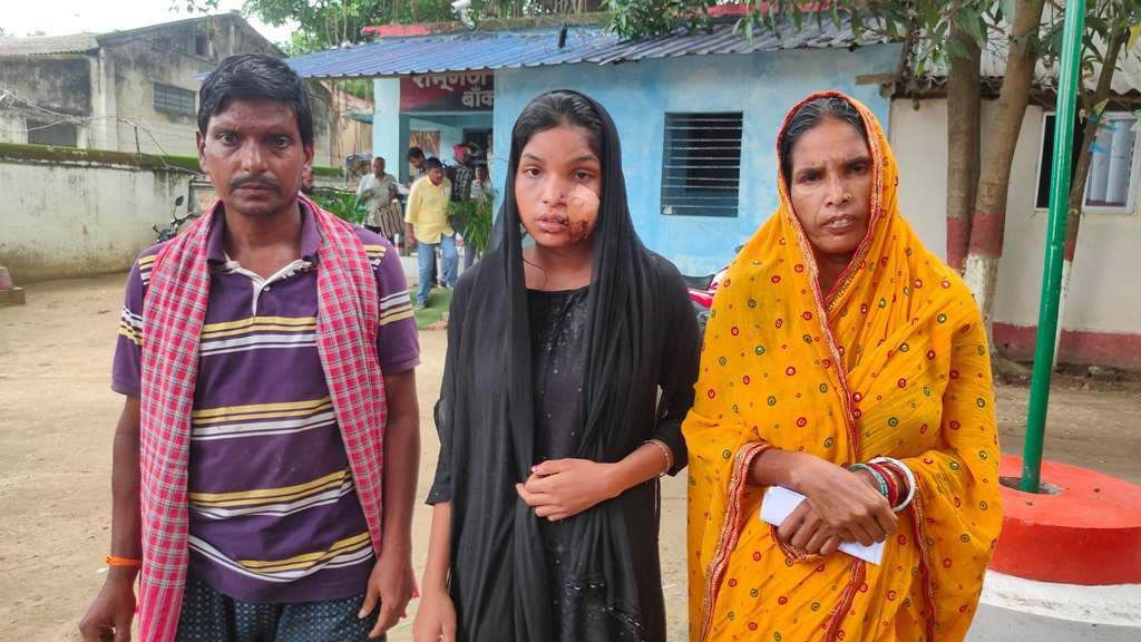 युवती को ब्लेड मारकर किया जख्मी, शिकायत दर्ज