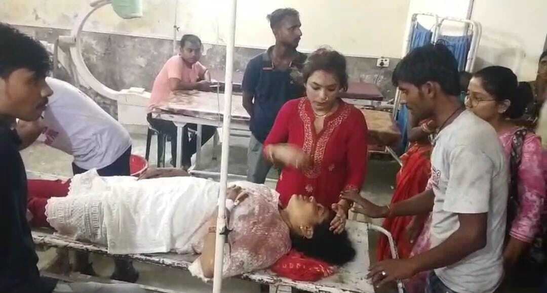 स्कूटी सवार दो बहनों को ट्रक ने मारी टक्कर, एक की मौत, एक घायल