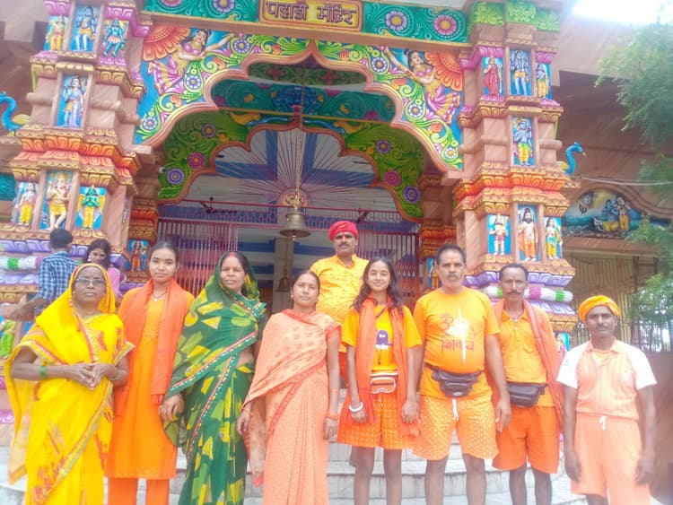 कांवरियों का जत्था बाबाधाम रवाना