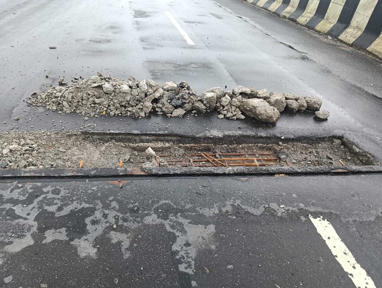 रामपुर से विकास तक बनी नयी सड़क जर्जर