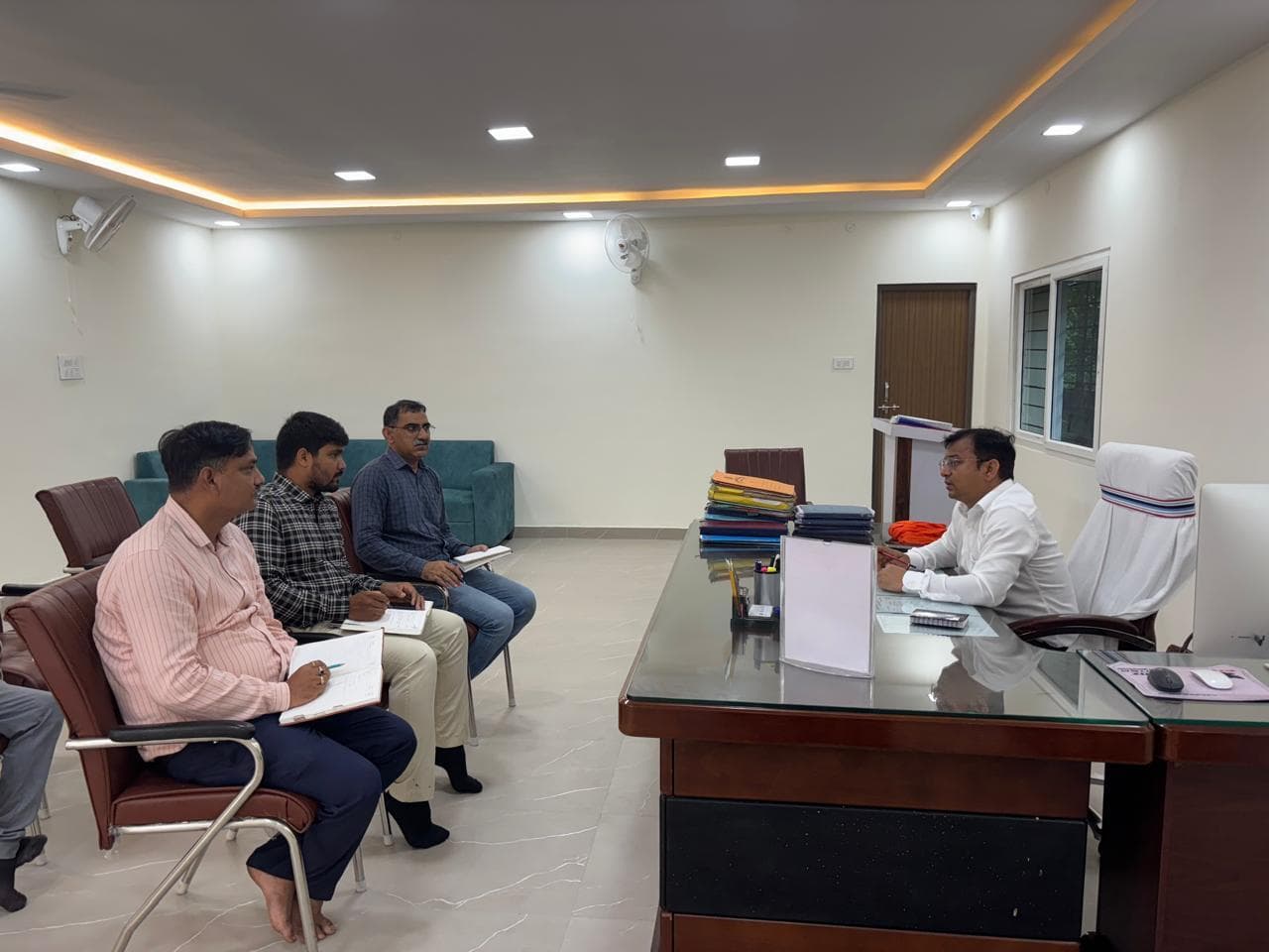 Jamshedpur news. शहर की सफाई व्यवस्था को लेकर डीएमसी ने की बैठक, दिया दिशा निर्देश