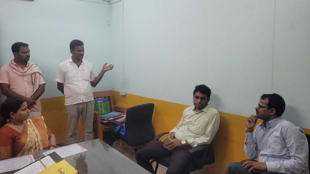 जिप अध्यक्ष ने सामुदायिक स्वास्थ्य केंद्र हलसी का लिया जायजा