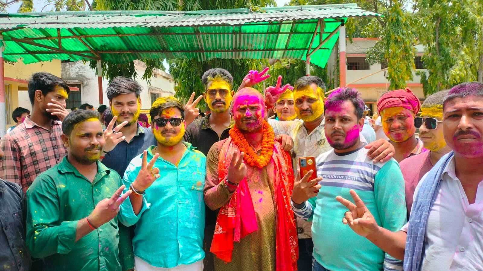 रामपुर पंचायत में 1654 वोट से सुधांशु व 1296 मत के अंतर से जैतपुर की मुखिया बनीं छोटी