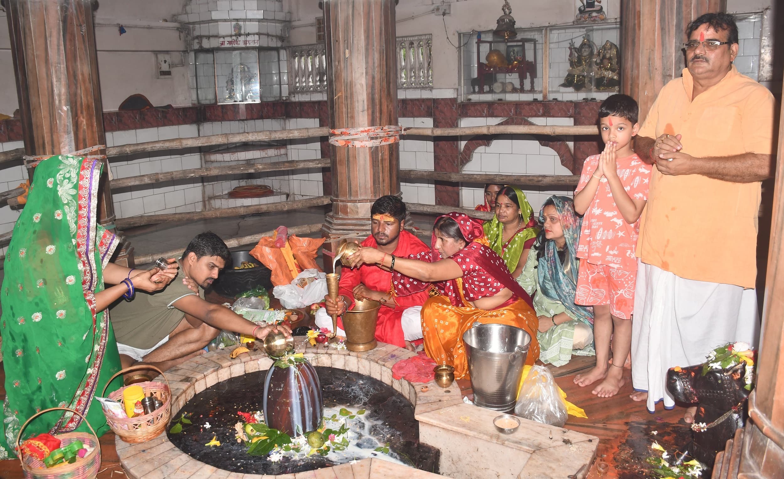 Bokaro News : शिवालयों में उमड़े श्रद्धालु, जलाभिषेक व पूजा-अर्चना की