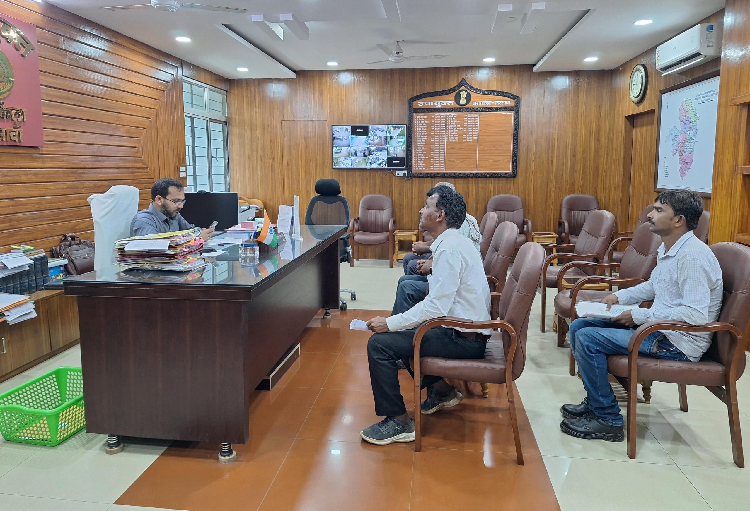 Seraikela Kharsawan News : हाइकोर्ट के निर्देश के बावजूद सेविका को नहीं मिला नियुक्ति पत्र